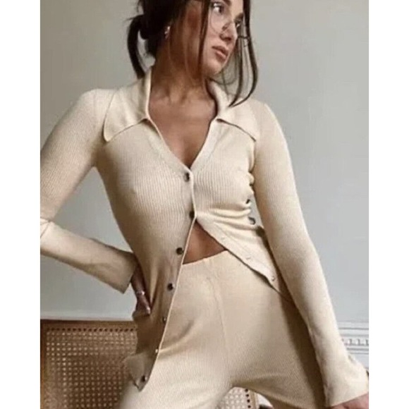 Danielle Bernstein Beige Tan Ribbed Cozy Layering Sweater Top Blouse Small - Picture 1 of 12